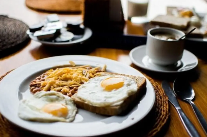 با خوردن این صبحانه 4 برابر وزن خود را کاهش دهید