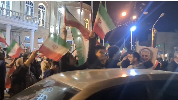 تصاویری از تجمع مردم پس از حمله موشکی ایران به اسرائیل