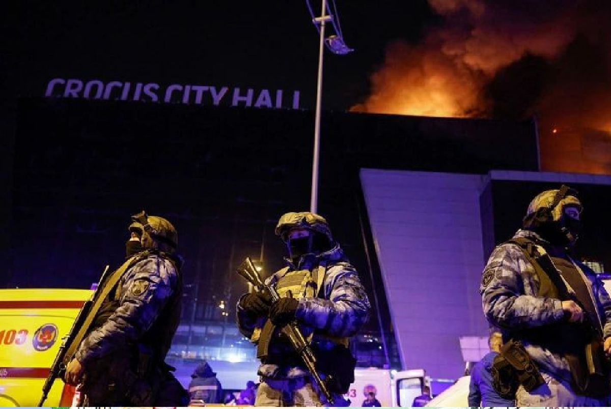 نخستین تصاویر از لحظه فرار عاملان حمله تروریستی مسکو