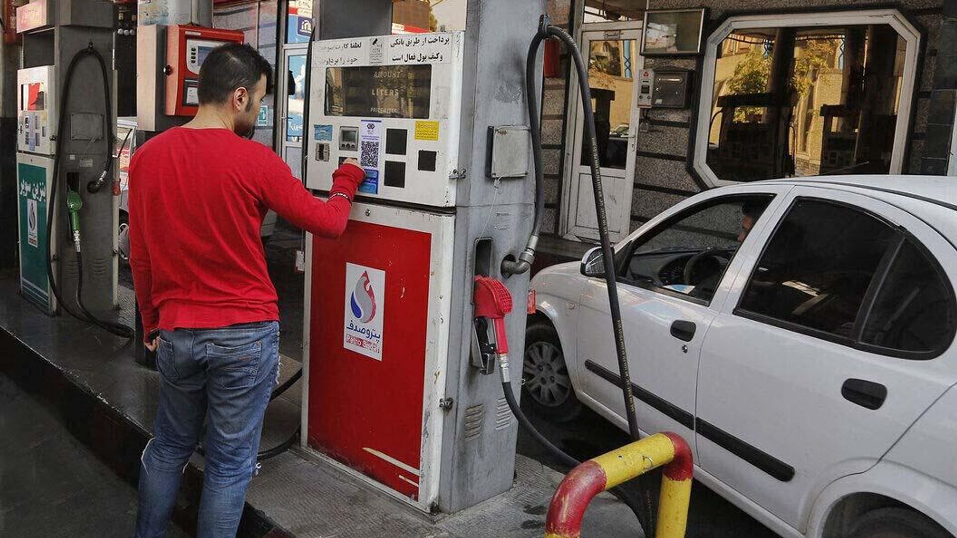 خبر فوری وزیر نفت برای مصرف کنندگان کارت سوخت/ سوخت‌گیری فقط با کارت سوخت شخصی