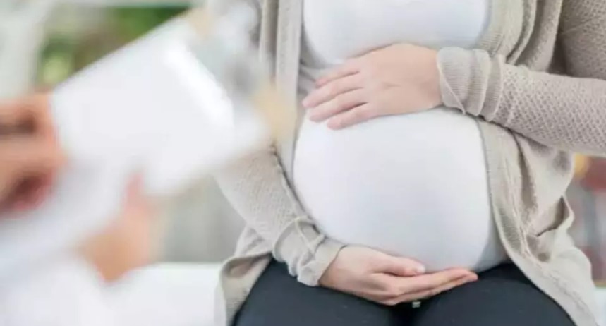 بارداری با کمک شخص سوم